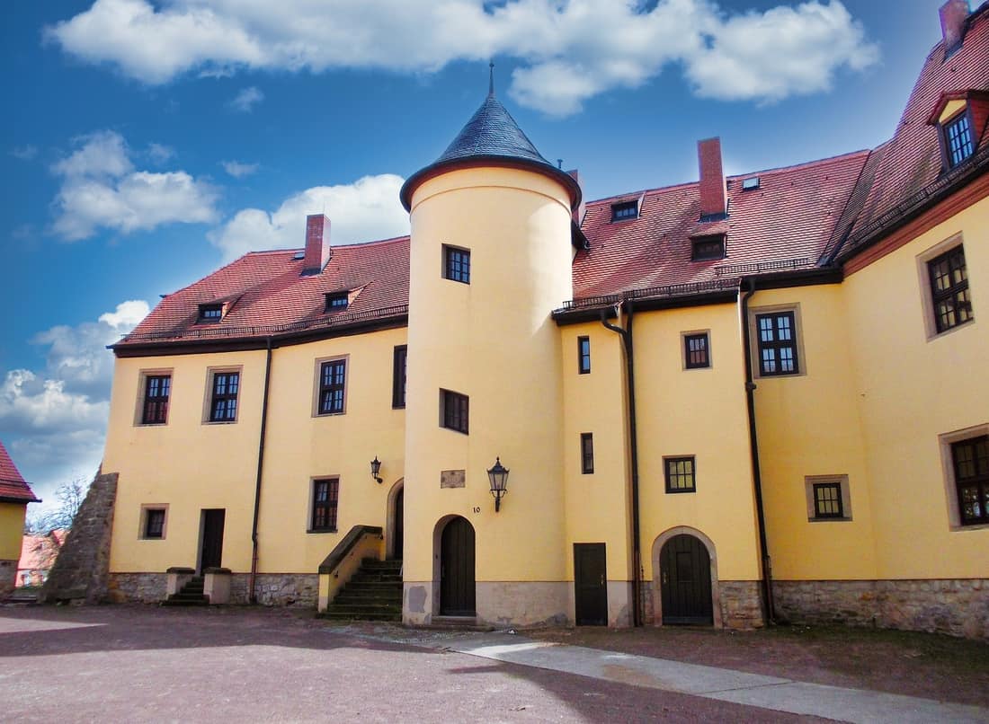 Schloss Bad Lauchstädt Innenhof Bild: Jwaller CC BY-SA 3.0