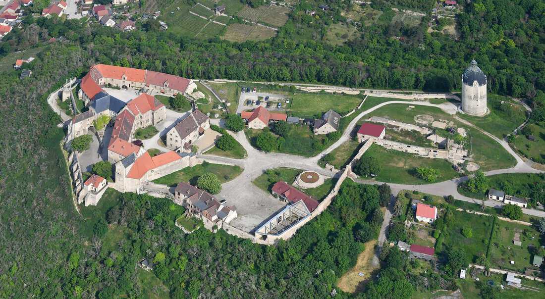Die 10 schönsten Ausflugsziele rund um Bad Lauchstädt Schloss Neuenburg